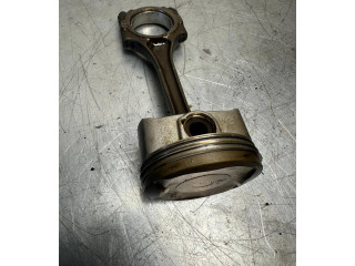 Поршень Передний двигатель механизма для подъема окон 2ZR-FXE 131010T040  Toyota Prius (XW30)  