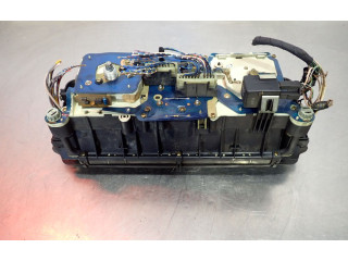 Панель приборов 8111733181117332   Audi 80 90 B2       