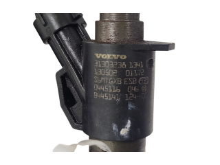 Vstřikovač 0445116046, 31303238   Volvo V60    D5204T3 