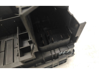 Блок предохранителей  1K0937629A, 1K0937132F   Volkswagen Golf Plus    