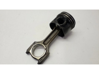 Píst    BMW 7 E65 E66  pro naftový motor 3.0  