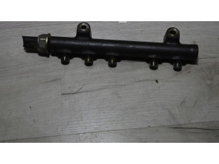 Топливная рампа 9685297580   Peugeot Partner  