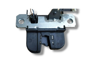 Замок багажника 6Q6827505E    Volkswagen Polo IV 9N3 2005 - 2009 года