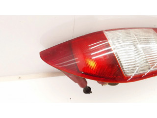Задний фонарь правый 1S7113404C    Ford Mondeo Mk III   2000-2007 года