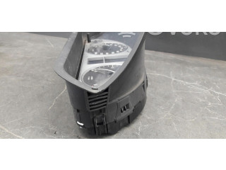 Přístrojová deska  Mercedes-Benz B W245 2008 a1694403911  