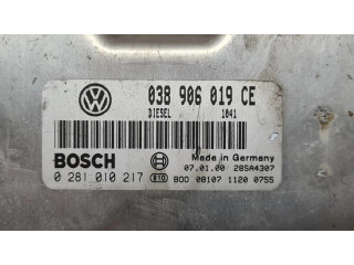 Блок управления двигателя 038906019CE, 0281010217   Volkswagen PASSAT B5.5