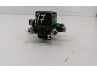 Vstřikovací lišta 8200379933, H8200334367   Nissan Note (E11)     