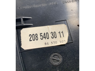 Přístrojová deska  Mercedes-Benz CLK A208 C208 1998 2085403011, 84570307  