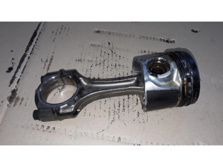 Píst 82L73, M081   Toyota Avensis T220  pro naftový motor 2.0  