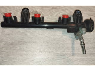 Vstřikovací lišta 238140Q010A, 2381400010A   Peugeot 107    1KR 
