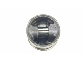 Píst 11252246629   BMW 5 E39  pro naftový motor 2.5  