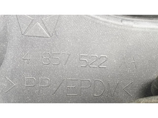 Передняя решётка Chrysler Grand Voyager IV 2001-2007 года 4857522AA      