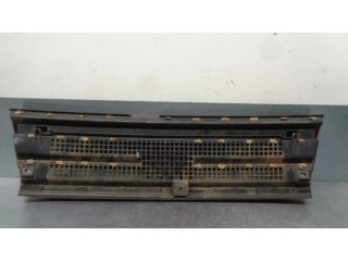 Передняя решётка Fiat Tempra  183006399      