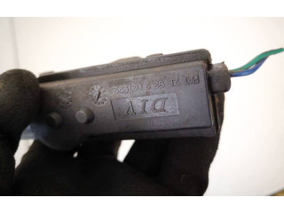 Двигатель центрально замка 932037992, 932037992   Opel Astra F       