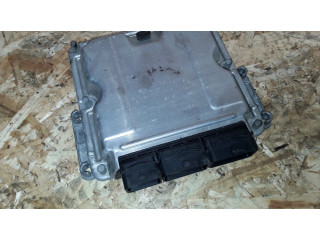 Řídící jednotka 0281010633, 8200051609   Renault Trafic II (X83) 2006