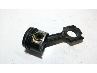 Píst    Alfa Romeo 156  pro naftový motor 2.4  