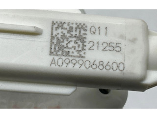 Zámek zadních dveří A0999068600, A0997400600   Mercedes-Benz EQC 2022