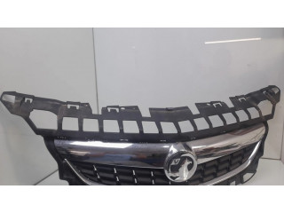 Передняя решётка Opel Astra J 2010-2015 года 13266577      