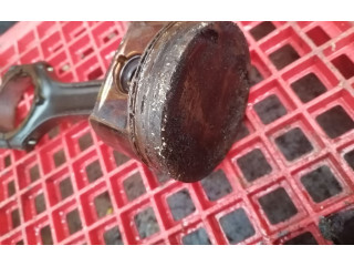Píst A2710300220, A2710300620   Mercedes-Benz C W203    271.940 