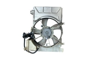 Вентилятор радиатора     163600Q040, 163600Q040    Toyota Yaris 