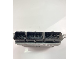 Řídící jednotka 237103009R, 237102803R   Renault Clio IV 2014