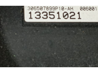 Volant Opel Astra J 2012 13351021  