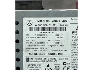 Радио/ проигрыватель CD/DVD / навигация    A9069006102, A9069013801   Mercedes-Benz Sprinter W906
