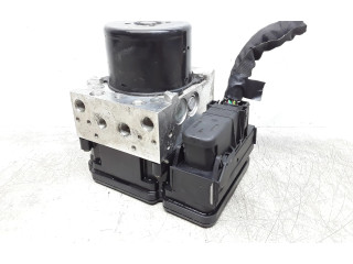 Jednotka ABS 31329137   Volvo V60 2011