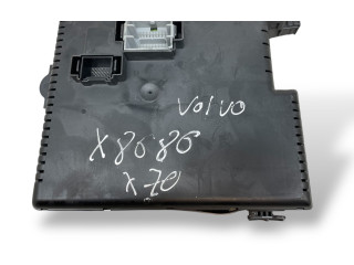   Pojistková skříňka 30728512, 05W182   Volvo XC70 2005