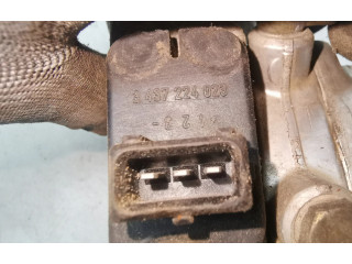 Vstřikovací lišta 0438121011, 026133353   Audi 80 90 B3     