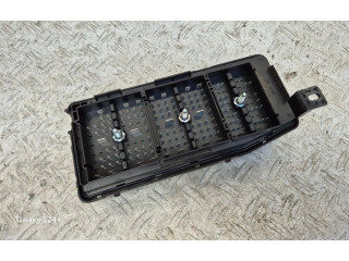 Блок предохранителей 95202894   Opel Antara    