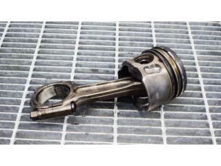 Píst 8653658   Volvo V50  pro naftový motor 2.0 D 4204 T 