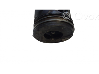 Píst    BMW 5 E39  pro naftový motor 3.0  
