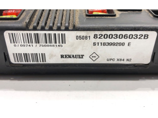 Блок управления 8200306032B   Renault Megane II