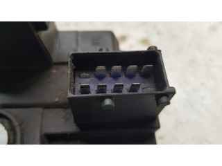 Замок багажника 8200008469, 91166224    Renault Trafic II (X83) 2002-2014 года