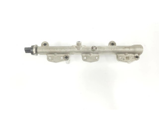 Vstřikovací lišta 13538665631, 8665631   BMW X1 F48 F49   1.5  