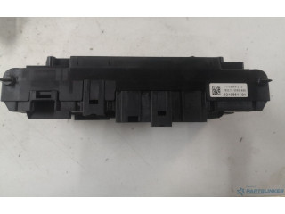   Pojistková skříňka 921086101   BMW 5 F10 F11 2009