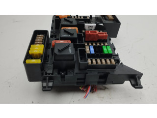 Блок предохранителей 7430060736   BMW i3    