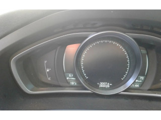 Панель приборов 31412271, 31412271   Volvo V40       