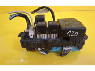 Блок предохранителей  MR228760   Mitsubishi Colt    