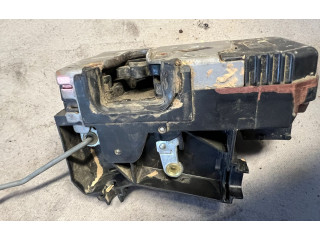 Замок багажника 8200282303, 93851809    Renault Trafic II (X83) 2002 - 2014 года