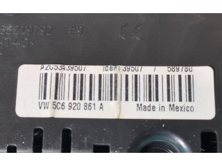 Přístrojová deska  Volkswagen Jetta VI 2012 5C6920861A, ZYS0001702  
