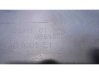 Передняя решётка Citroen C3 Picasso  9681800777      