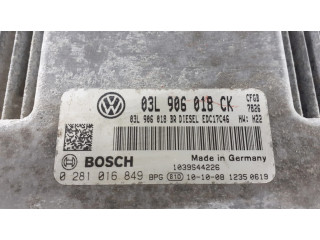 Řídící jednotka 03L906018CK, 03L906018BR   Skoda Superb B6 (3T) 2010