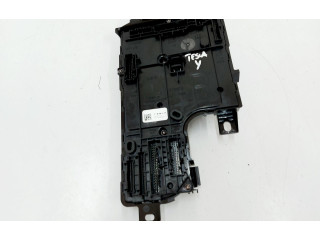 Блок комфорта 1657650-00-C   Tesla Model Y   