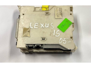   Pojistková skříňka 8267253060   Lexus  200-300 2005
