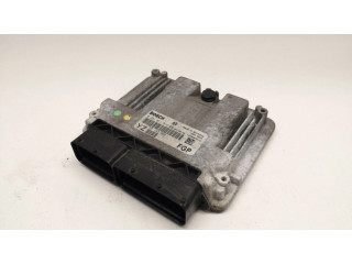 Řídící jednotka 0281011914, 55193968   Opel Vectra C 2004