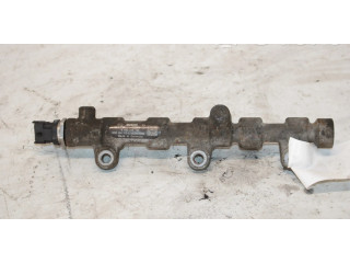 Vstřikovací lišta 8200954113A, 0445214196   Renault Trafic II (X83)  pro naftový motor 2.0 M9RE780 Dyzelis