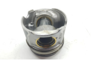 Píst 11258580515   BMW 5 F10 F11   2.0  