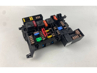 Блок предохранителей 9270355   BMW i3    